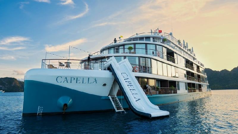 Du thuyền Capella